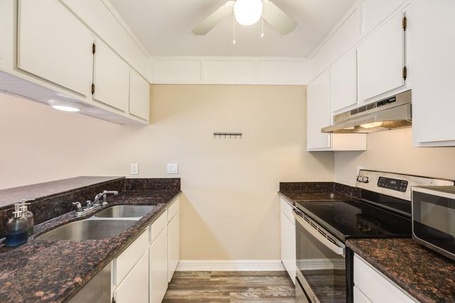 7140 N Holiday Drive, Galveston, TX 77550