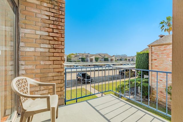 7140 N Holiday Drive, Galveston, TX 77550