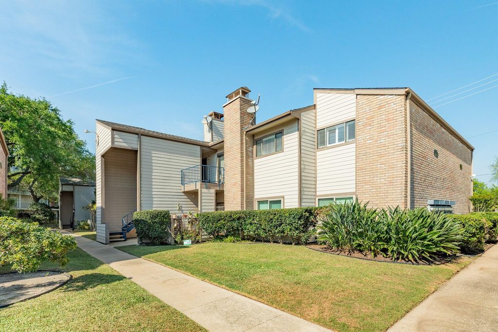 7140 N Holiday Drive, Galveston, TX 77550