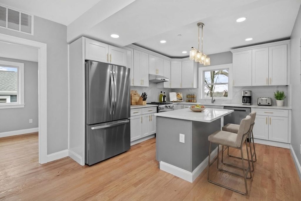 66 Stanley St 2, Boston, MA 02125