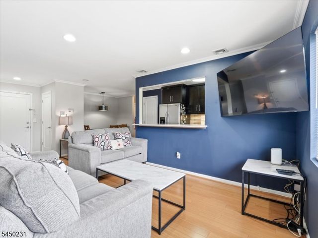 10 Cross St, Belleville Twp., NJ 07109