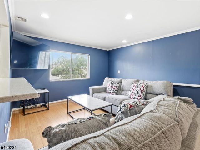 10 Cross St, Belleville Twp., NJ 07109