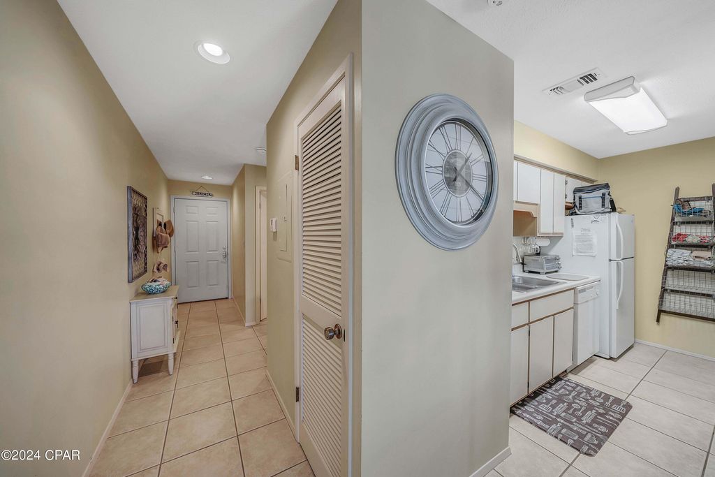 Image 12 of property listing at 17614 Front Beach Road 17E, Panama City Beach, FL 32413
