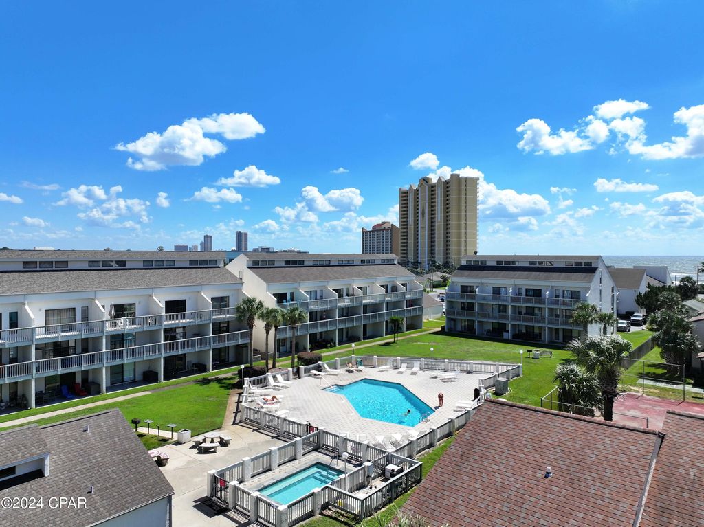 Image 38 of property listing at 17614 Front Beach Road 17E, Panama City Beach, FL 32413