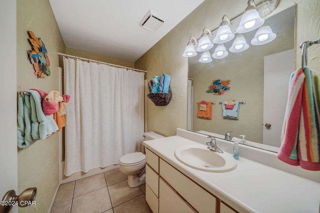 Image 9 of property listing at 17614 Front Beach Road 17E, Panama City Beach, FL 32413