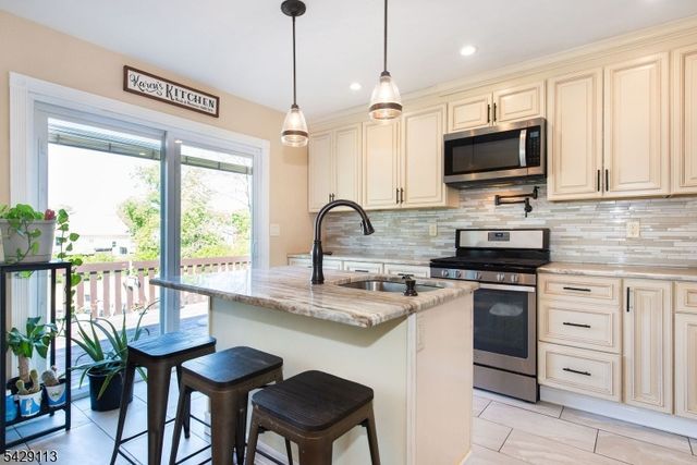 13 W Parkway, Pequannock Twp., NJ 07440