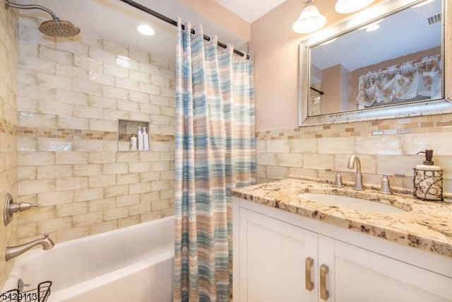 13 W Parkway, Pequannock Twp., NJ 07440