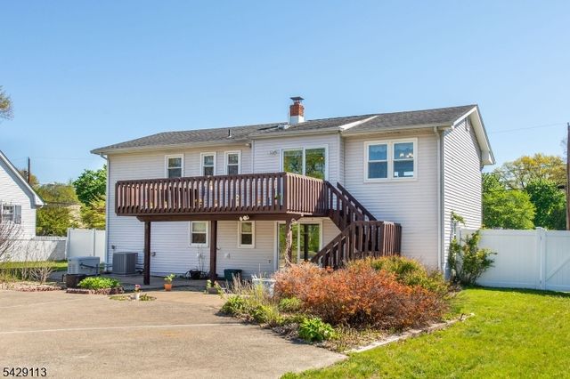 13 W Parkway, Pequannock Twp., NJ 07440