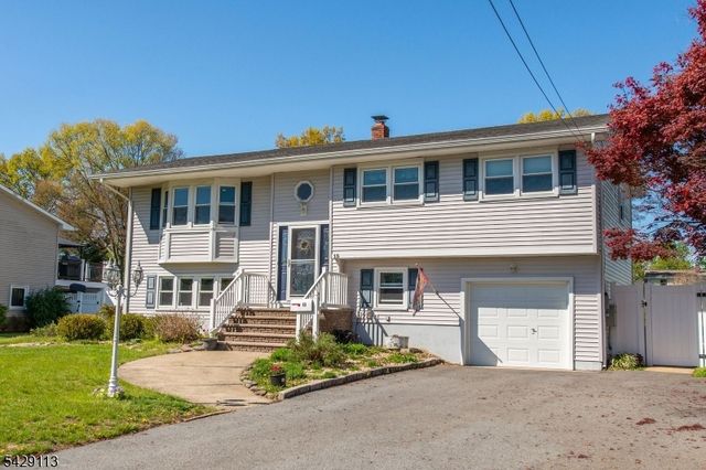 13 W Parkway, Pequannock Twp., NJ 07440