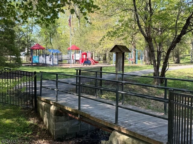 13 W Parkway, Pequannock Twp., NJ 07440