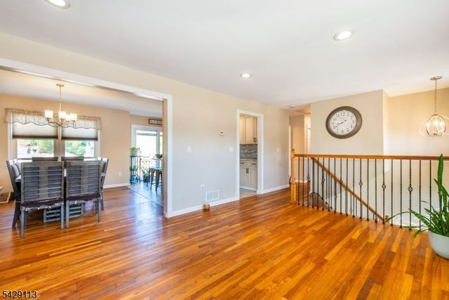 13 W Parkway, Pequannock Twp., NJ 07440