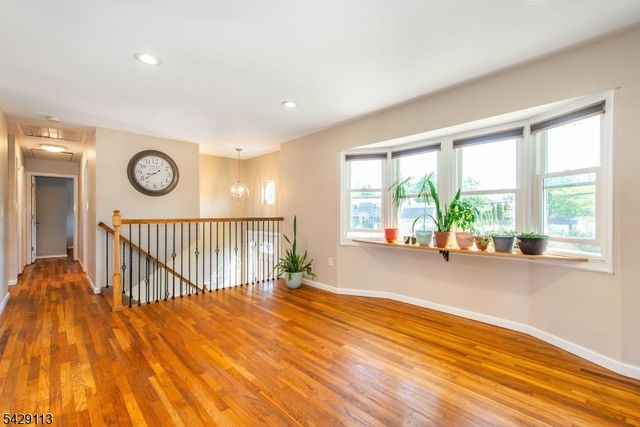 13 W Parkway, Pequannock Twp., NJ 07440