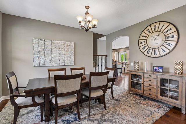 1531 Camden Ridge Drive, Chanhassen, MN 55317
