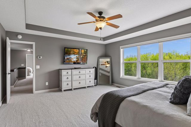 1531 Camden Ridge Drive, Chanhassen, MN 55317