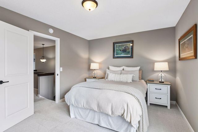 1531 Camden Ridge Drive, Chanhassen, MN 55317