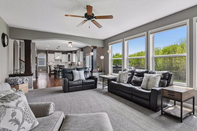 1531 Camden Ridge Drive, Chanhassen, MN 55317