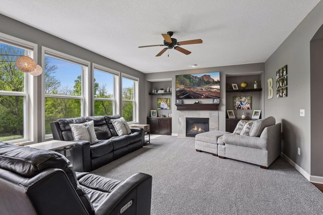 1531 Camden Ridge Drive, Chanhassen, MN 55317