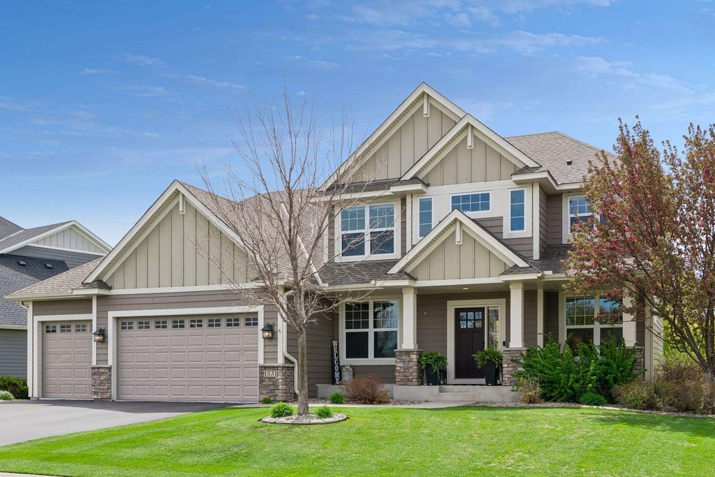 1531 Camden Ridge Drive, Chanhassen, MN 55317