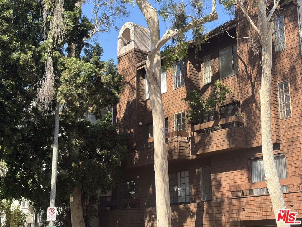 12815 Caswell Avenue 105, Los Angeles, CA 90066 — exterior
