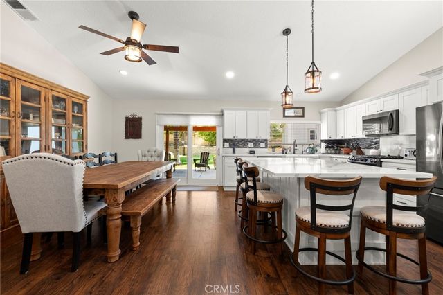 25526 NewCastle Court, Saugus, CA 91350
