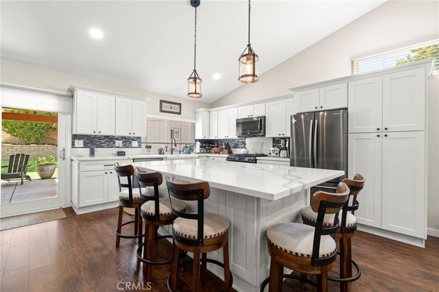 25526 NewCastle Court, Saugus, CA 91350