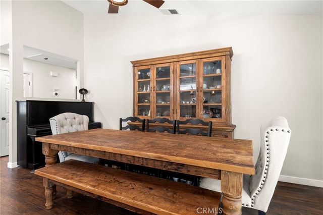 25526 NewCastle Court, Saugus, CA 91350