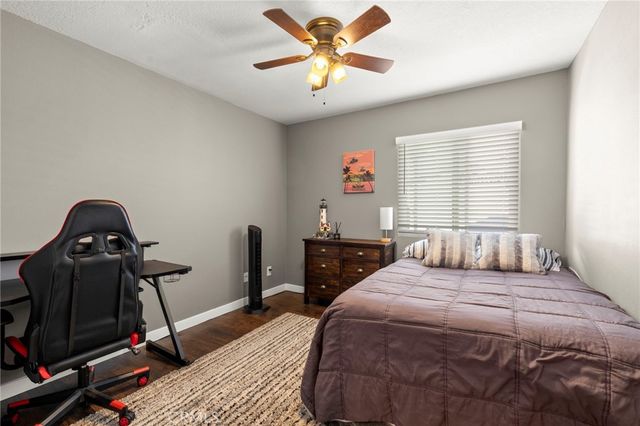 25526 NewCastle Court, Saugus, CA 91350