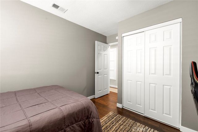 25526 NewCastle Court, Saugus, CA 91350