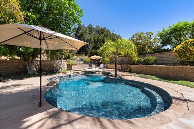 25526 NewCastle Court, Saugus, CA 91350