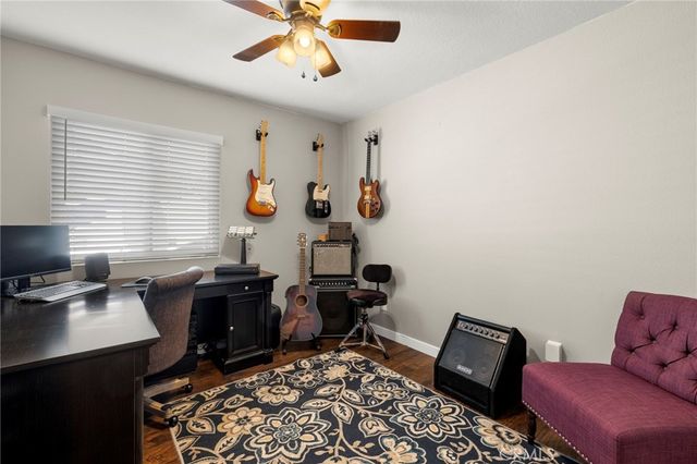25526 NewCastle Court, Saugus, CA 91350