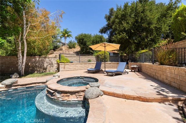25526 NewCastle Court, Saugus, CA 91350