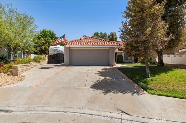 25526 NewCastle Court, Saugus, CA 91350