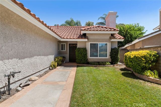 25526 NewCastle Court, Saugus, CA 91350