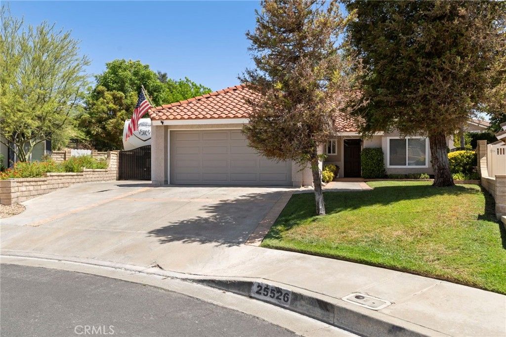 25526 NewCastle Court, Saugus, CA 91350