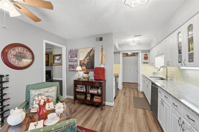 14443 Bantry Lane 16, Chesterfield, MO 63017