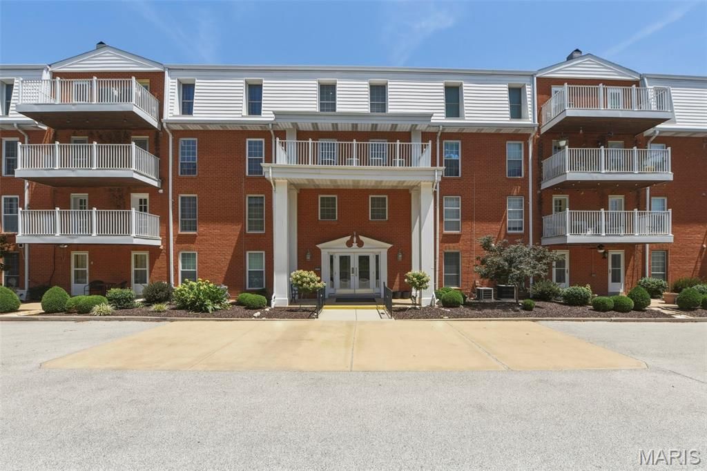 14443 Bantry Lane 16, Chesterfield, MO 63017