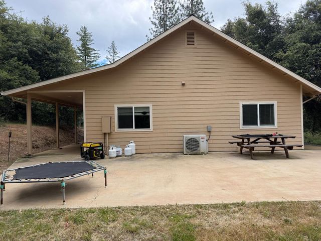 18834 Potternoff Rd, Mokelumne Hill, CA 95245