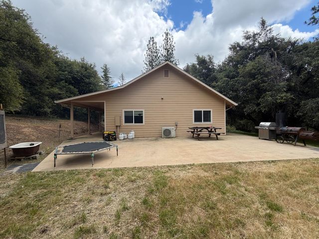 18834 Potternoff Rd, Mokelumne Hill, CA 95245