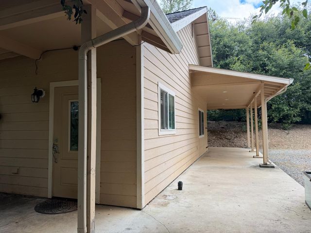 18834 Potternoff Rd, Mokelumne Hill, CA 95245