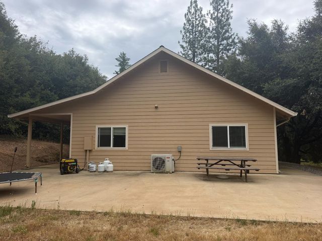 18834 Potternoff Rd, Mokelumne Hill, CA 95245