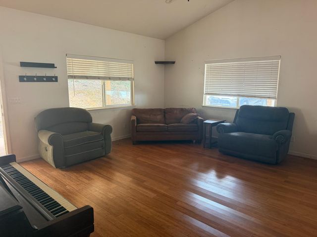 18834 Potternoff Rd, Mokelumne Hill, CA 95245