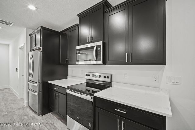 354 Halloran Street SE, Palm Bay, FL 32909