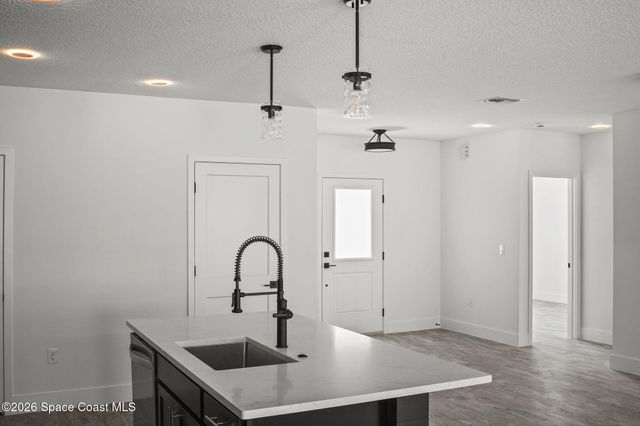 354 Halloran Street SE, Palm Bay, FL 32909