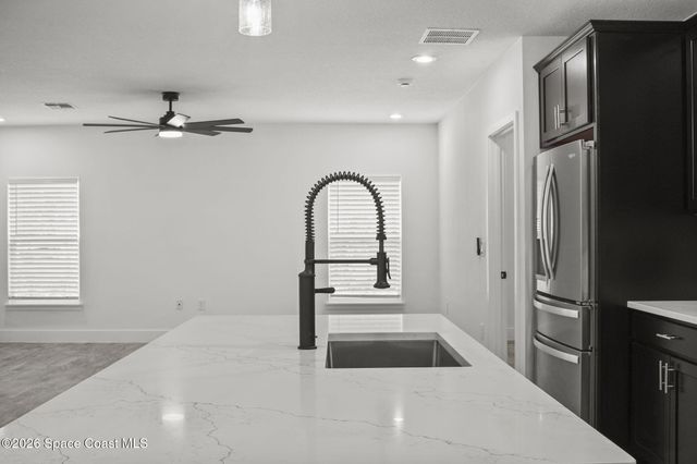 354 Halloran Street SE, Palm Bay, FL 32909