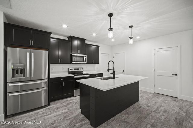 354 Halloran Street SE, Palm Bay, FL 32909
