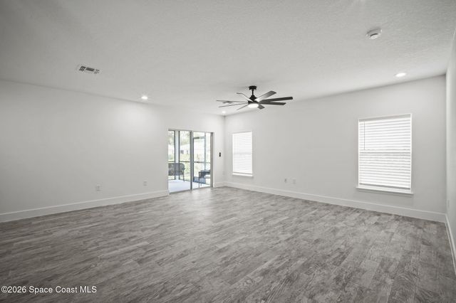 354 Halloran Street SE, Palm Bay, FL 32909