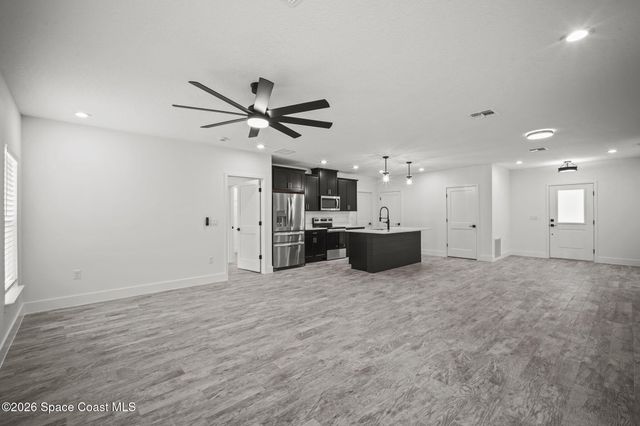 354 Halloran Street SE, Palm Bay, FL 32909
