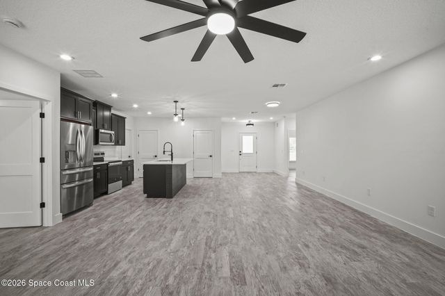 354 Halloran Street SE, Palm Bay, FL 32909