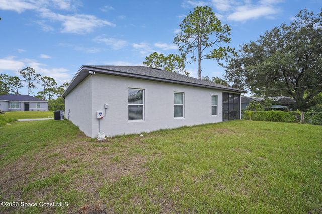 354 Halloran Street SE, Palm Bay, FL 32909