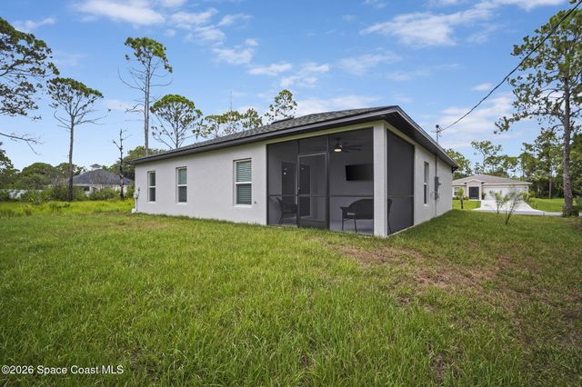 354 Halloran Street SE, Palm Bay, FL 32909